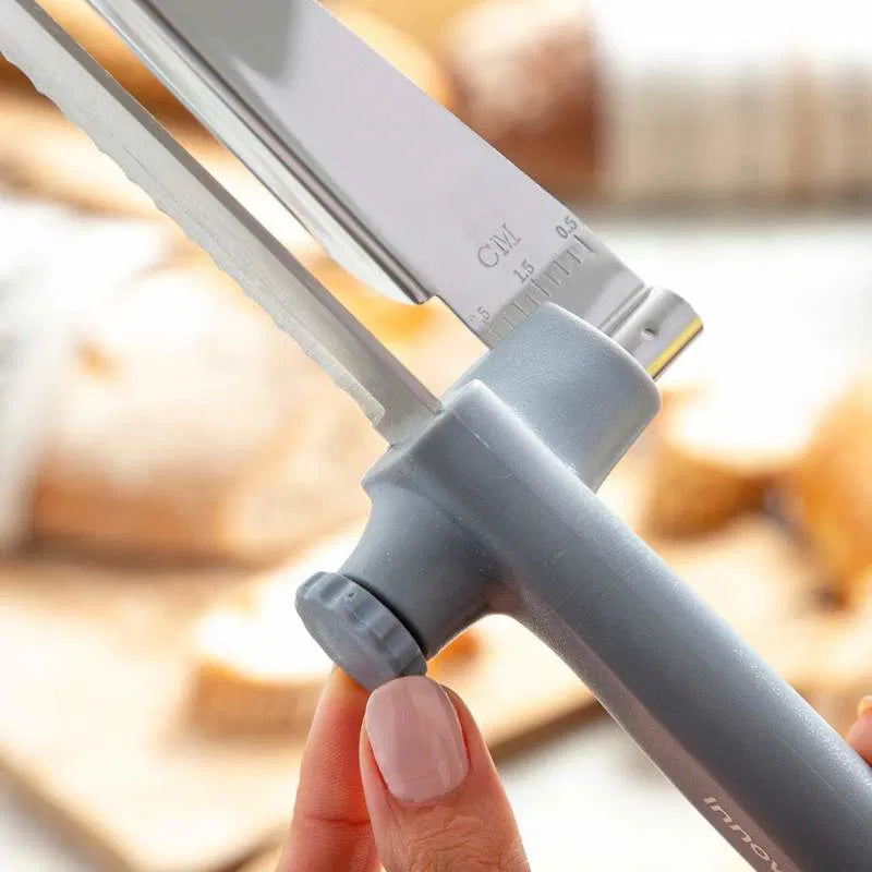 InnovaGoods® Kutway Bread Knife with Adjustable Cutting Guide, Stainless Steel Blade, Ergonomic Handle, Adjustable Guide, Original and Practical Design, Non-slip Base.